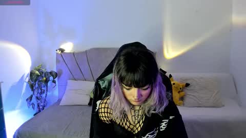 ravencollen online show from 6, 11, 2025