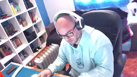 ravingr3d3 online show from 22, 12, 2025