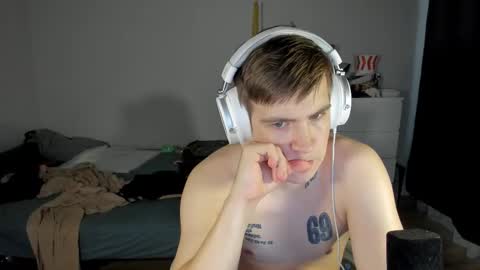 Snapshot of ray_hill chatting on 18, 9, 2025 Ray online show from 18, 9, 2025