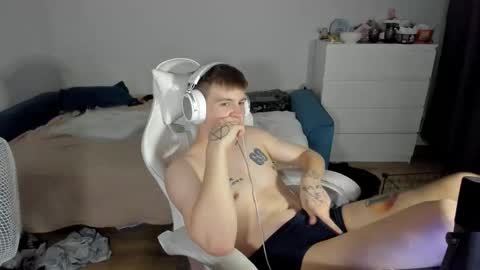 Snapshot of ray_hill chatting on 10, 10, 2025 Ray online show from 10, 10, 2025