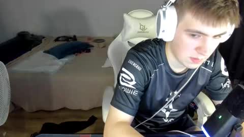 Snapshot of ray_hill chatting on 14, 10, 2025 Ray online show from 14, 10, 2025