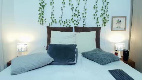 Snapshot of ray_weed chatting on 17, 10, 2025 Ray online show from 17, 10, 2025