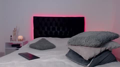 Snapshot of ray_weed chatting on 24, 11, 2025 Ray online show from 24, 11, 2025