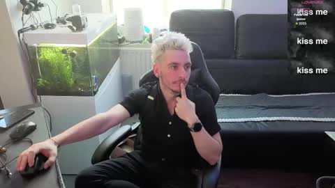 Rayzel online show from 3, 2, 2026