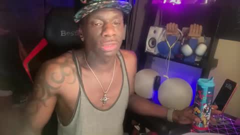 Snapshot of ready4uboy chatting on 21, 5, 2026 skylar online show from 21, 5, 2026