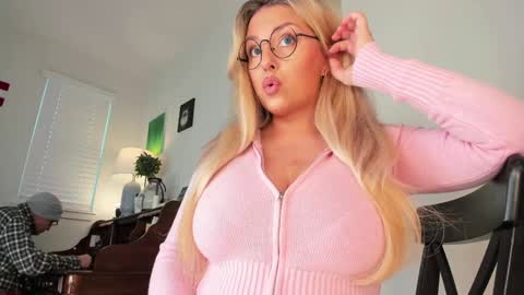 Snapshot of realtoxxxmaria chatting on 21, 12, 2025 Maria Realto online show from 21, 12, 2025