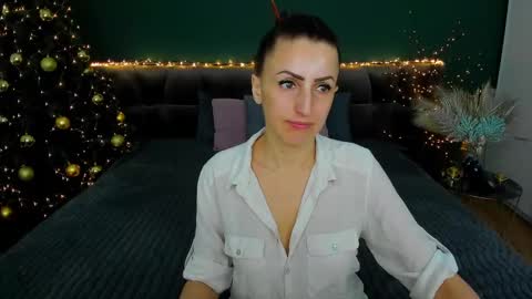 rebecca_diamonds online show from 13, 1, 2025