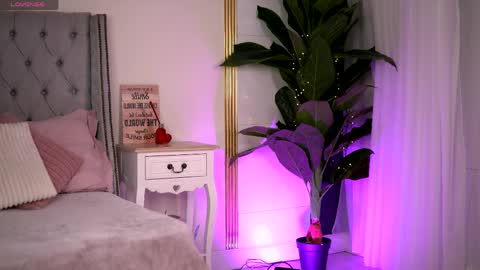 Rebecca online show from 1, 4, 2026