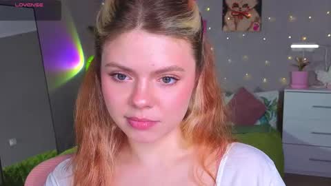 Snapshot of red__candy chatting on 15, 5, 2026 red__candy online show from 15, 5, 2026