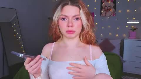 Snapshot of red__candy chatting on 29, 5, 2026 red__candy online show from 29, 5, 2026
