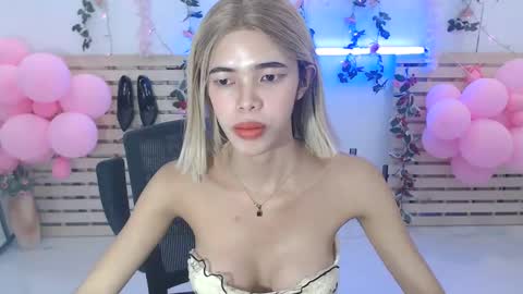 Snapshot of red_ann17 chatting on 22, 11, 2025 ann online show from 22, 11, 2025