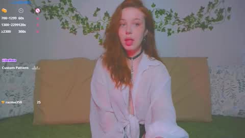 Snapshot of red_lissa chatting on 18, 10, 2025 Lissa 3 online show from 18, 10, 2025