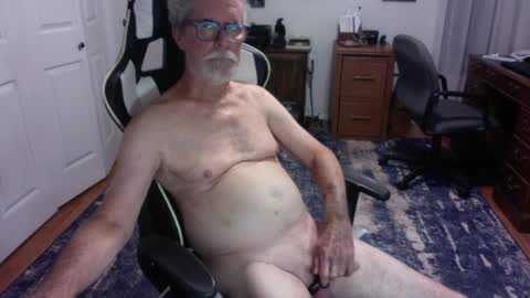 Snapshot of redbud3075 chatting on 20, 5, 2026 Daddy G online show from 20, 5, 2026
