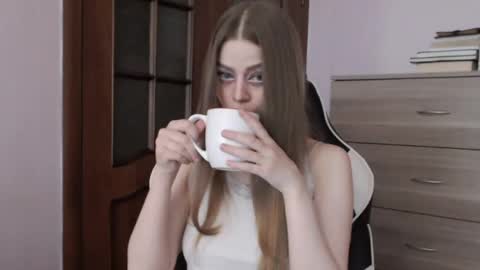 Lily online show from 19, 4, 2026