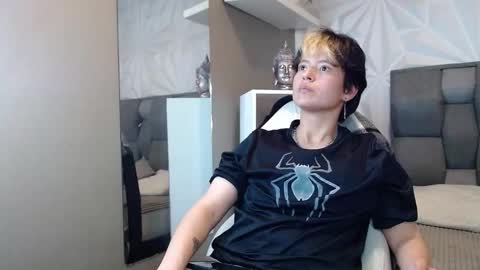 Snapshot of redhood_1_ chatting on 3, 3, 2026 redhood_1_ online show from 3, 3, 2026