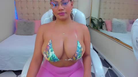 Snapshot of redhot_chilipeppers chatting on 11, 3, 2025 Lupe online show from 11, 3, 2025