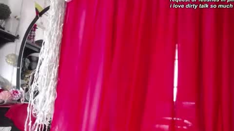 Snapshot of redroomxx chatting on 20, 7, 2026 MIA online show from 20, 7, 2026