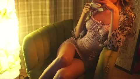 Snapshot of redsparrow__ chatting on 19, 4, 2026 Red online show from 19, 4, 2026