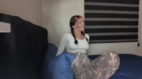 Snapshot of reenatheplug chatting on 6, 4, 2026 ReenaThePlug online show from 6, 4, 2026