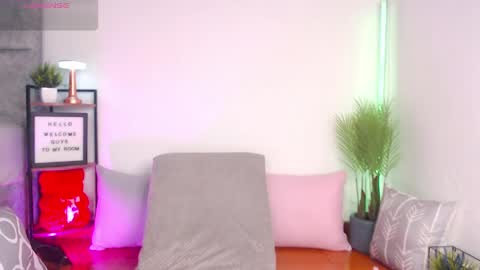 regina1819 online show from 25, 4, 2026