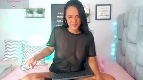 regina1819 online show from 24, 7, 2026
