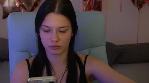 Snapshot of reginawine chatting on 11, 9, 2025 ReginaWine online show from 11, 9, 2025