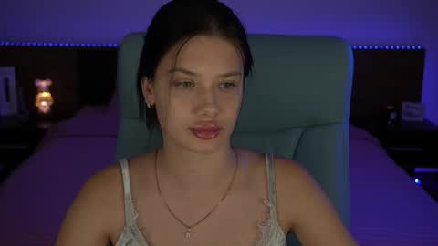 Snapshot of reginawine chatting on 12, 10, 2025 ReginaWine online show from 12, 10, 2025