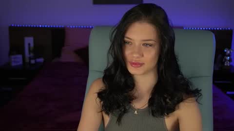 Snapshot of reginawine chatting on 2, 11, 2025 ReginaWine online show from 2, 11, 2025