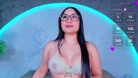 Snapshot of reiinachloe chatting on 9, 7, 2026 reiinachloe online show from 9, 7, 2026