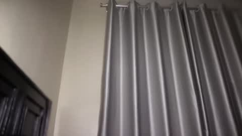 reina77xo online show from 10, 4, 2026