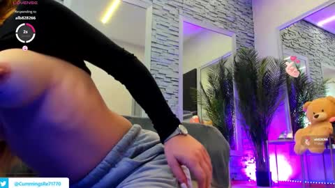 Snapshot of reina_cummings chatting on 19, 2, 2026 reina cummings online show from 19, 2, 2026