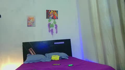 Snapshot of reina_paola chatting on 28, 10, 2025 paola online show from 28, 10, 2025