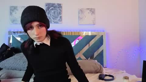 reiv_femboy online show from 3, 11, 2025
