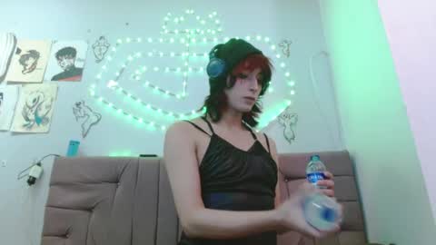 reiv_femboy online show from 16, 4, 2026