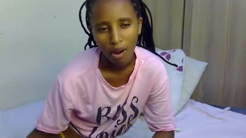 Snapshot of rellings_maya chatting on 6, 1, 2025 rellings-maya online show from 6, 1, 2025