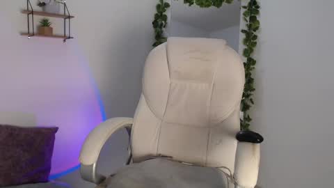 Erika online show from 11, 12, 2024