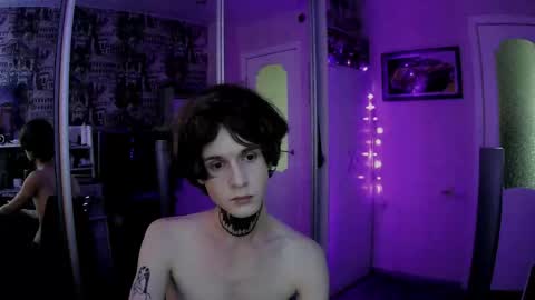 Snapshot of remitrash chatting on 28, 10, 2025 RemiTrash online show from 28, 10, 2025