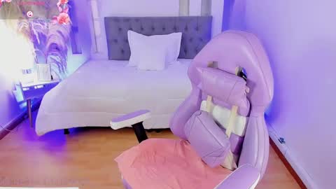 RENATA online show from 4, 3, 2025