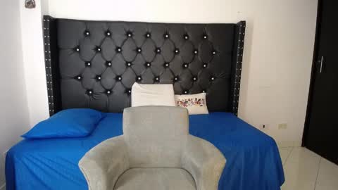 Renata Salinas online show from 7, 4, 2026