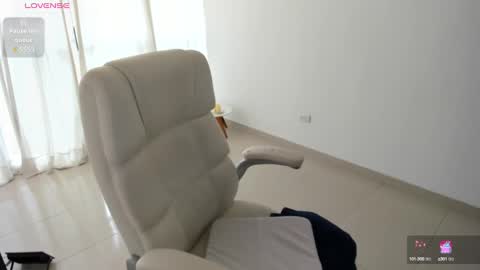 Snapshot of renata_t_ chatting on 27, 2, 2025 RENATA online show from 27, 2, 2025