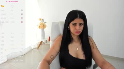 Snapshot of renata_t_ chatting on 19, 9, 2025 RENATA online show from 19, 9, 2025