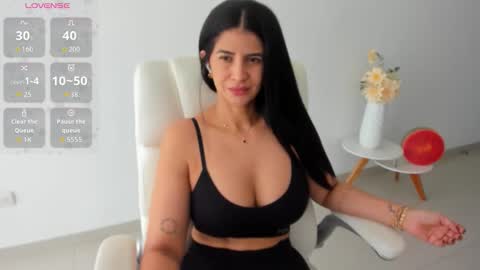Snapshot of renata_t_ chatting on 14, 10, 2025 RENATA online show from 14, 10, 2025
