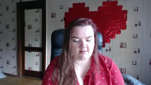 renataoia online show from 8, 9, 2025