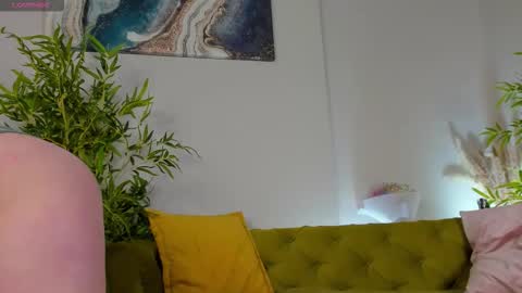 Snapshot of rene_shine chatting on 15, 11, 2025 rene_shine online show from 15, 11, 2025