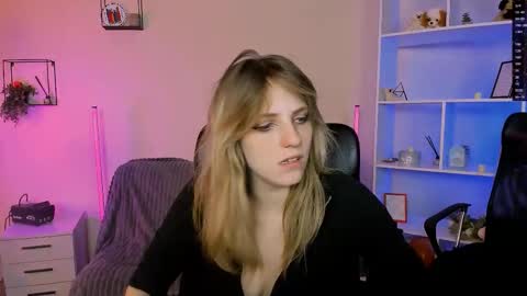 Sweet Renesmee online show from 11, 11, 2025