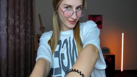 Rina online show from 17, 10, 2025