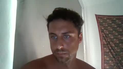 Snapshot of renud chatting on 3, 10, 2025 renud online show from 3, 10, 2025