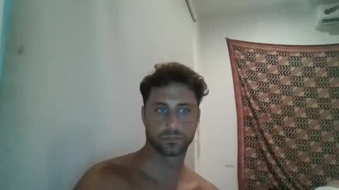 Snapshot of renud chatting on 5, 10, 2025 renud online show from 5, 10, 2025