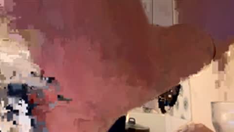 Snapshot of respirra chatting on 4, 12, 2025 Aiqo online show from 4, 12, 2025