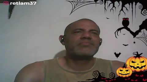 Snapshot of retlam37 chatting on 22, 10, 2025 Walter online show from 22, 10, 2025